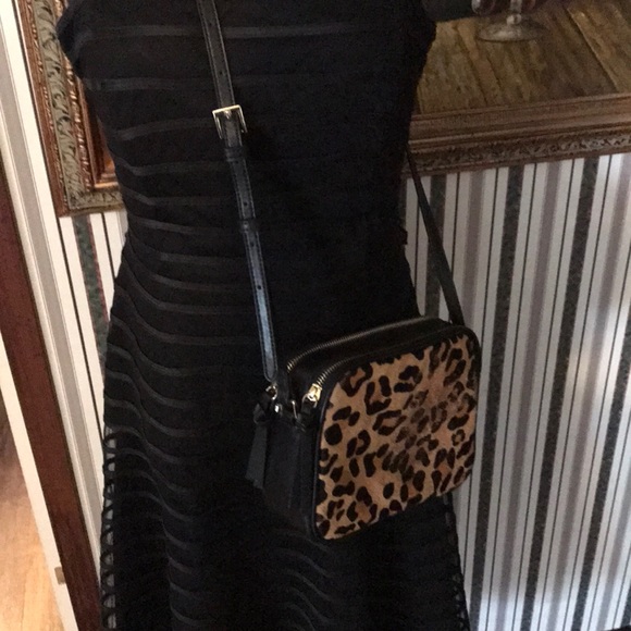 The sis kiss 💋 leopard crossbody bag - Picture 1 of 7